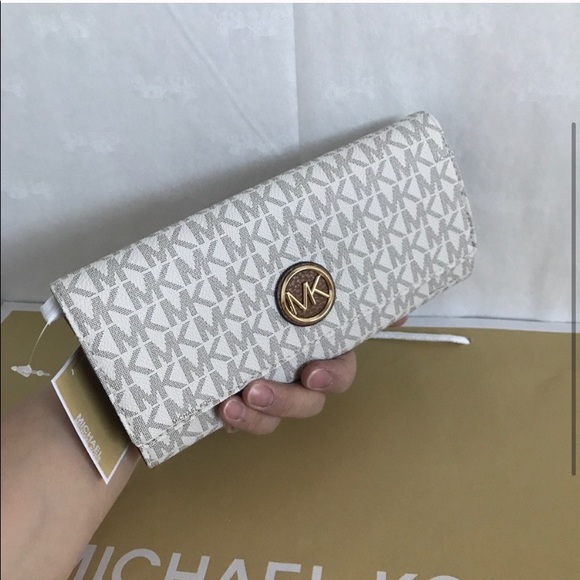💯🆕MK wallet🆕full size/vanilla - Picture 2 of 4